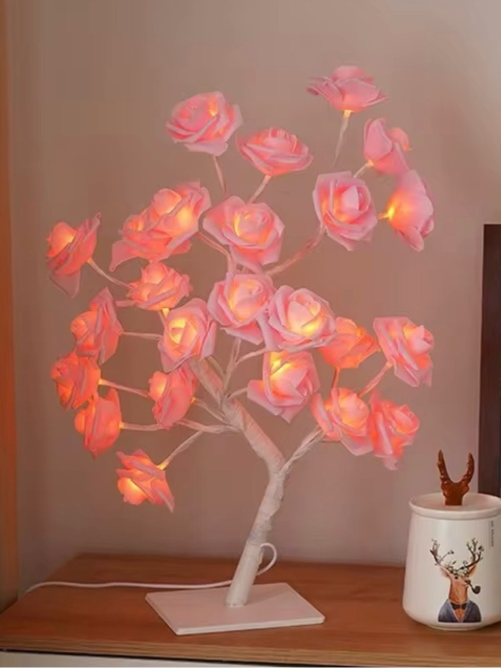 NWOT   Beautiful Pink Petal Rose LED Tree